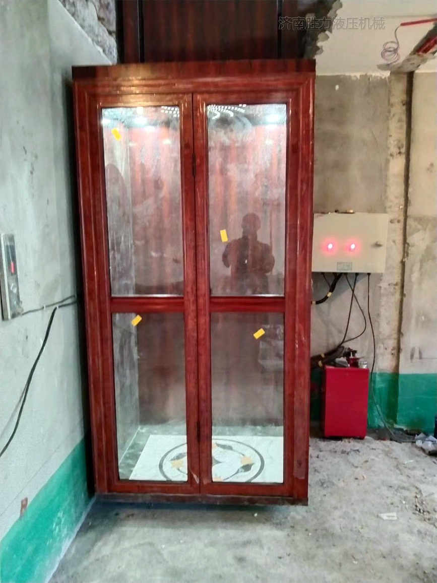 家用小型電梯在西安安裝完畢！